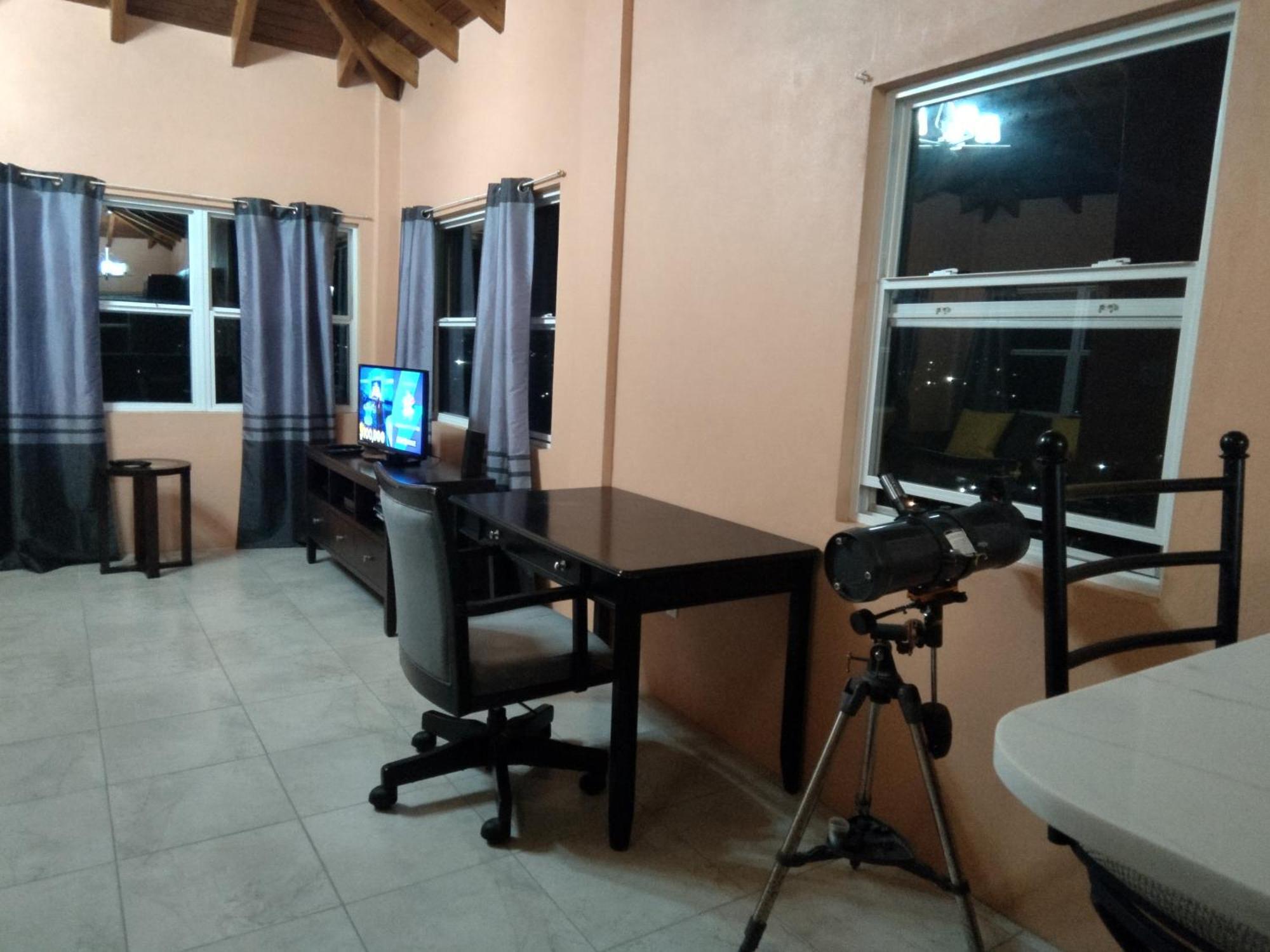 Zeus Estate Guesthouse セントジョンズ エクステリア 写真